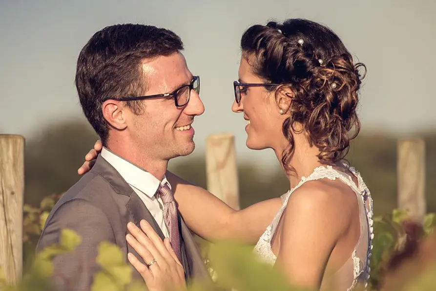 Photographe de mariage à Niort – Séance couple naturelle et discrète